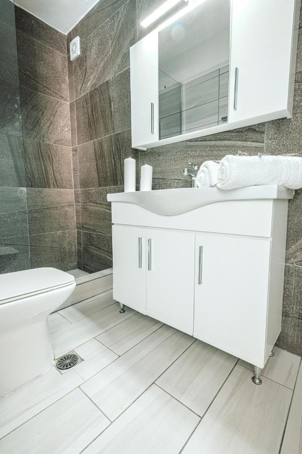 Design Suites Efharis Nea Peramos  Exterior photo