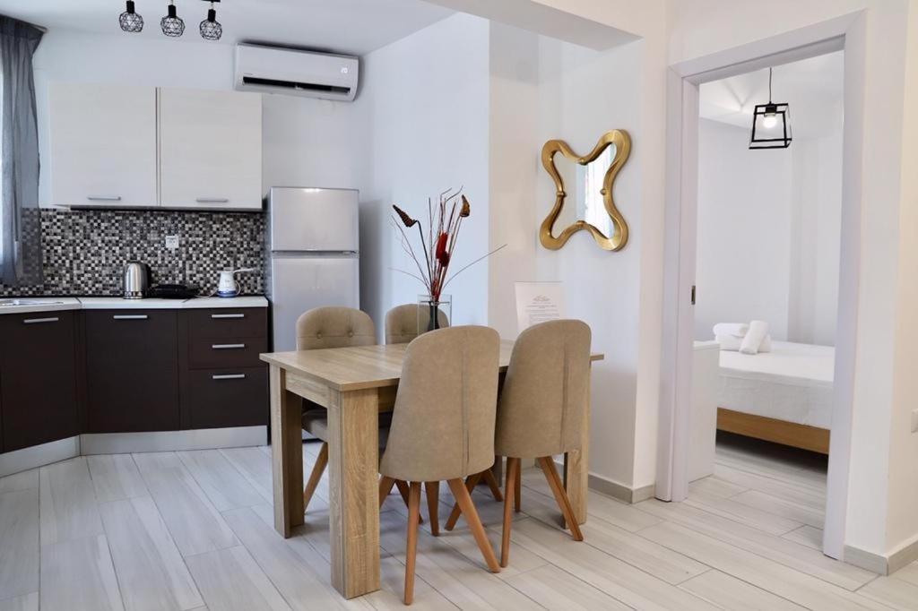 Design Suites Efharis Nea Peramos  Exterior photo