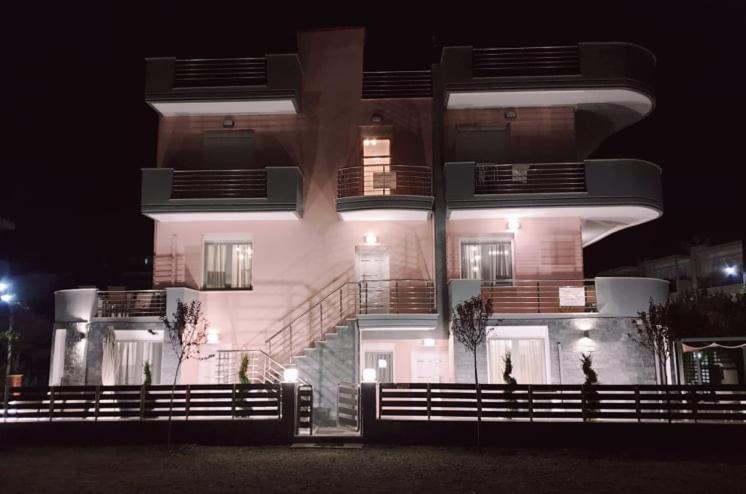 Design Suites Efharis Nea Peramos  Exterior photo